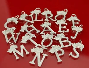 Colgante de plata de ley 925 blanca con letras del alfabeto piedra de circonita cúbica - Imagen 1 de 5