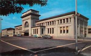 # K1200    PROVIDENCE,  R.I.   POSTCARD,   UNION RAILROAD STATION - Picture 1 of 2