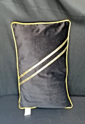 Funda de almohada lumbar Aligers 12x20 terciopelo negro liso rayas doradas y adornos Foto 1 de 4