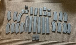 Thomas Super Station Zug Gleis Ersatzteile über 30 Teile Trackmaster - Bild 1 von 9