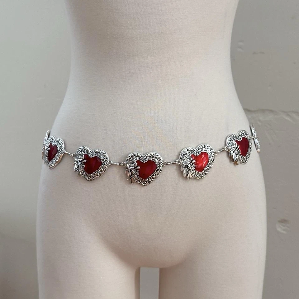 Cinturón cadena corazón gótico plata y rojo Foto 1 de 4