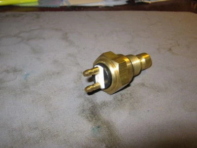 Interruptor ventilador Kawasaki 27010-1364 NUEVO Vulcan 1500 1600  Foto 1 de 3