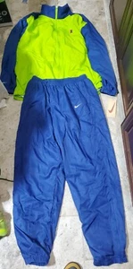 MAGNÍFICA CHAQUETA Y PANTALONES DE TENIS NIKE COURT VINTAGE CON ETIQUETAS PARA HOMBRE TALLA XL - Imagen 1 de 12
