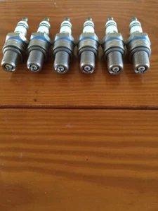 Porsche 911T/E Bosch Platinum W235P21 Spark Plugs NOS - Picture 1 of 2