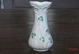 BELLEEK Shamrock Bud Vase - DAISY TOY SPILL - Picture 1 of 6