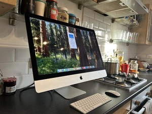 Apple iMac 27" 5K, i5 CPU, 32GB RAM, 4GB Radeon Pro, 1TB NVME - macOS Sequoia 15 - Picture 1 of 21