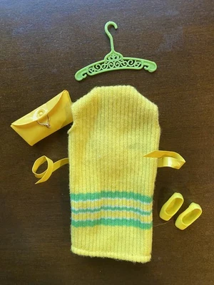 De Colección Barbie Sears Glamour Group Twiggy 1510 Vestido Amarillo Tejido Cinturón Cartera Zapatos Foto 1 de 2