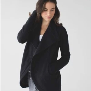 Lululemon That's a Wrap Jacket Snap Closure Black Athleisure Size 10 - Picture 1 of 6