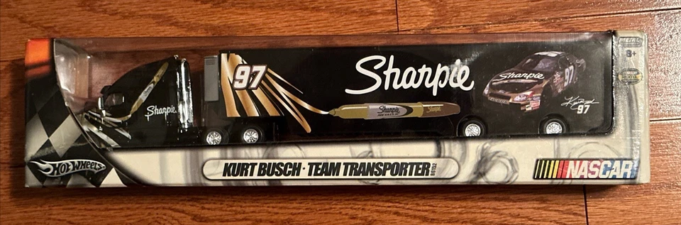 Kurt Busch #97 2005 Hot Wheels Racing Sharpie Team Transporter 1:64 NUEVO Foto 1 de 4