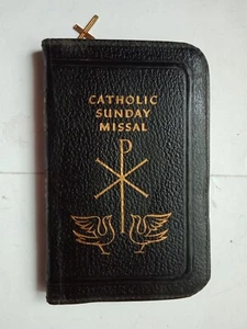 CATHOLIC SUNDAY MISSAL CONFRATERNITY VERSION 1956 Leather Cross Zipper Case - Foto 1 di 8