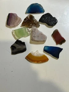 TEN SMALL COLORED AGATE PIECES - Picture 1 of 4
