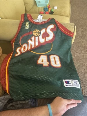 Shawn Kemp Jersey #40 Size 40 Gold Logo Seattle Supersonics - Image 1 of 2
