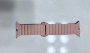 ANDI Brand Apricot Magnetic Loop Apple Watch Band - Afbeelding 1 van 9