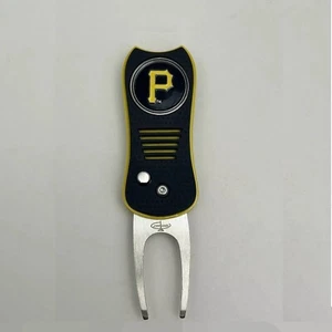 Mobile Pro Shop Pittsburgh Pirates Switchblade Golf Divot strumento di riparazione - Foto 1 di 3