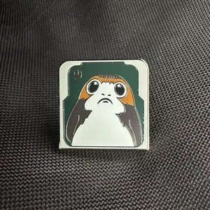 Disney Parks Hidden Mickey Galaxy Creatures Serie Pin Porg 2024 NEU!! - Bild 1 von 1