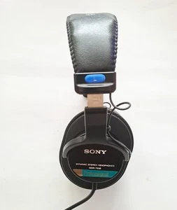 Sony MDR-7506 Professional Over Ear Wired Headphones Studio Monitoring - Picture 1 of 11