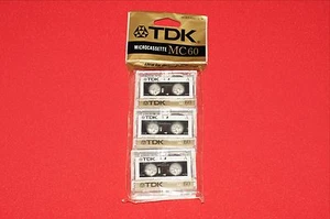 PAQUETE DE 3 CINTAS MICROCASETE DE AUDIO TDK MC-60 60 MINUTOS TOTALMENTE NUEVAS SELLADAS - Imagen 1 de 4