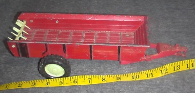 1/16 ERTL Case IH International Harvester Diecast Manure Fertilizer Spreader - Image 1 of 4