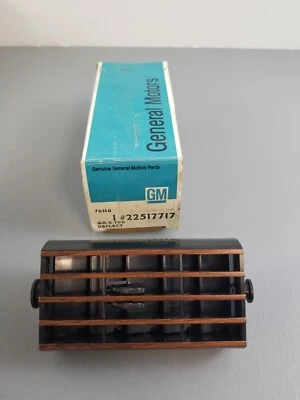 Nuevo GM 1985-90 OLDSMOBILE 98 REGENCY DEFLECTOR DE SALIDA DE AIRE ACONDICIONADO GRANO MADERA 22517717 Foto 1 de 4