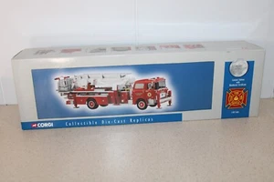 Corgi Classics #US53803 Mack CF Tower Fire Engine  -  Philadelphia - PA - Picture 1 of 16