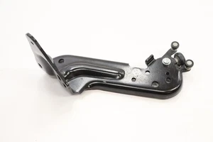 2020 - 2025 CHRYSLER VOYAGER REAR RIGHT SIDE SLIDING DOOR LOWER ROLLER HINGE OEM - Picture 1 of 9