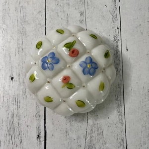 Fenton Quilted Covered Lid To Jar. Hand Painted. Nice Piece. Jar Not Included. - Picture 1 of 6