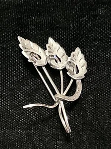 Broche vintage de 3 hojas de plata de ley De Curtis 1 3/4" - Imagen 1 de 6