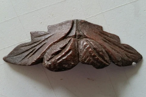 Unusual small victorian style composition carved  handle drawer pull (131D) Cover