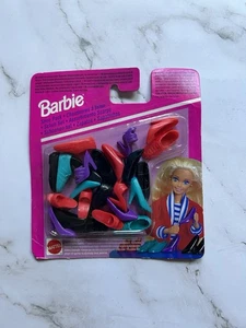 Mattel 1995 Little Extras Barbie Puppe Schuhpaket #67036-97 - Bild 1 von 2