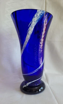 Vase Kobaltblau weiße Einschmelzungen (1) - Bild 1 von 4
