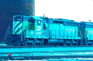 ORIGINAL KODACHROME SLIDE BURLINGTON NORTHERN SD-24 #6250 GALESBURG, IL NOV 1976 - Picture 1 of 1