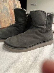UGG Abree Women's Size 9 US Green Suede Leather Side Zip Mini Boots 1016548 - Picture 1 of 11