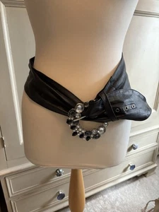 RIVER ISLAND SUPER SOFT BLACK LEATHER JEWELLED DETAIL STATEMENT BUCKLE (s) - Picture 1 of 15