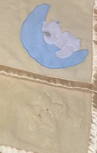 Manta de peluche vintage Gymboree cerca de las estrellas de la luna ribete satinado amarillo - Imagen 1 de 6