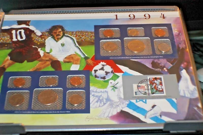 1994 P/D 10 Coins Uncirculated Mint Set Postal Commemorative Society Coins/Stamp - Image 1 of 4