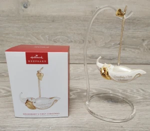 Hallmark Keepsake Christmas Ornament Grandbaby's First Christmas Peapod 2023 New - Picture 1 of 16