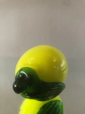 Vidrio artístico de Murano vintage amarillo brillante limón y tallo verde oscuro ¡con remolino! Foto 1 de 4