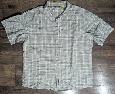 Camisa masculina manga curta Cabelas Cool Max bolso com zíper bronzeado xadrez com botões GG - Imagem 1 de 4