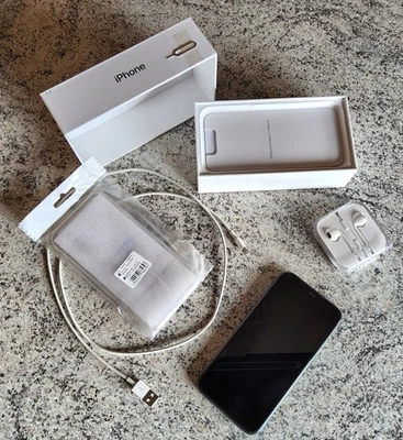 Apple iPhone 11  - - 128 GB  - Bild 1 von 4