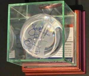 Julius Erving "Dr. J" handsignierte Glaskugel - PSA zertifiziert - Bild 1 von 3