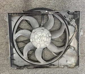 06 BMW 325i Engine Cooling Radiator Shroud w/ Fan 1742752205508 OEM - Picture 1 of 4
