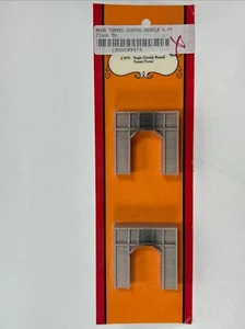 Juego de 2 piezas de portal túnel arriostrado exterior individual Chooch N 9575 - Imagen 1 de 2
