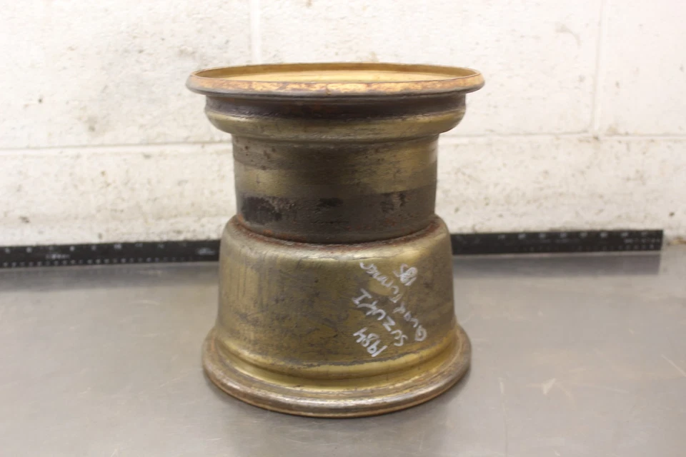 1984 Suzuki Quadrunner 185 LT185 2x4 REAR BACK WHEEL RIM M6 Foto 1 de 4