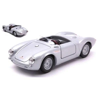 PORSCHE 550 SPYDER SILVER 1:24 Welly Auto Stradali Modellino Nuovo - Immagine 1 di 3