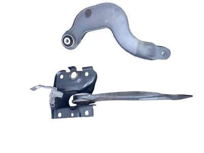 2021 - 2023 MERCEDES GLA45 AMG H247 OEM RIGHT REAR & UPPER CONTROL ARM SET (2) - Image 1 of 4