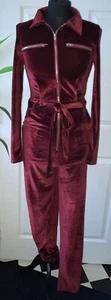 TRAJE DE TERCIOPELO COLOR VINO TALLA UK 8 DAMAS SANTOS GENIOS SIN SIGNOS DE DESGASTE - Imagen 1 de 9