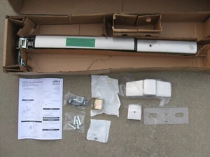Dispositivo de salida de palanca de bloqueo de puerta Corbin Russwin Assa Abloy ED5200A W036 D134 630 RHR - Imagen 1 de 19