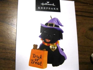 2022 Hallmark PUPPY LOVE HOWL-O-WEEN Halloween Ornament - Picture 1 of 1
