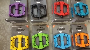 DMR V11 Pedales Bicicleta de Montaña BMX Plataforma Nylon Rodamientos Sellados (NUEVO) 8 Colores - Imagen 1 de 5
