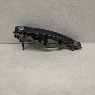 Supporto maniglia est.  porta ant. SX VOLKSWAGEN POLO (9N) 1.4 16V (55Kw) Ber. - Immagine 1 di 4